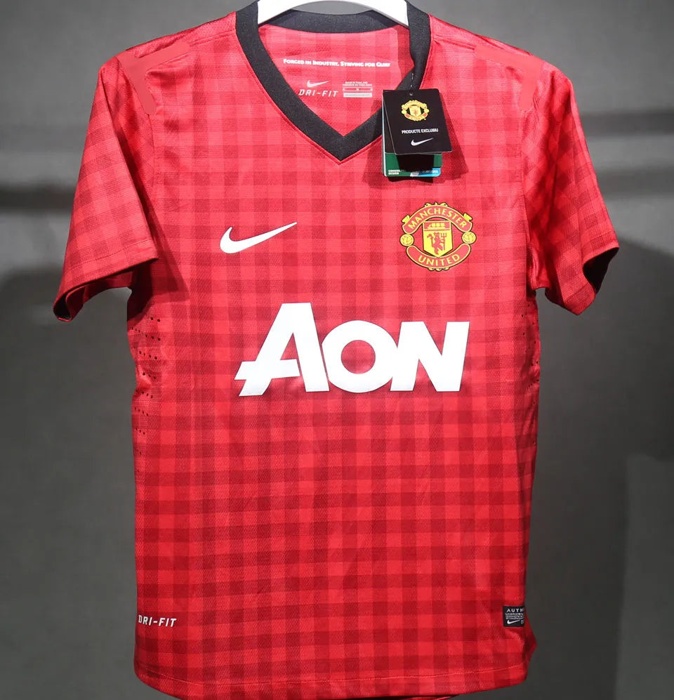 CAMISETA DE FUTBOL RETRO VERSIÓN JUGADOR MANCHESTER UNITED 2012/2013 RÉPLICA