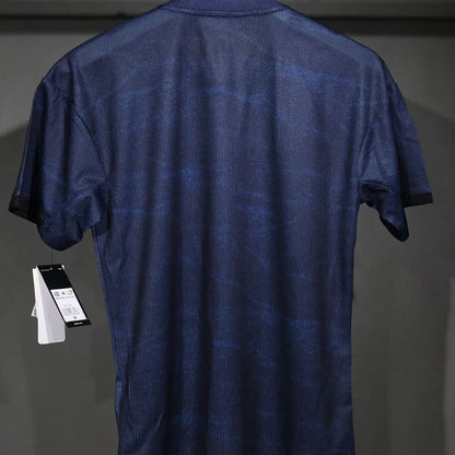CAMISETA DE FUTBOL RETRO VERSIÓN JUGADOR REAL MADRID 2019/2020 RÉPLICA